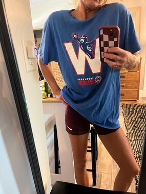 Chicago Cubs Blue Graphic Tee - Large W Logo